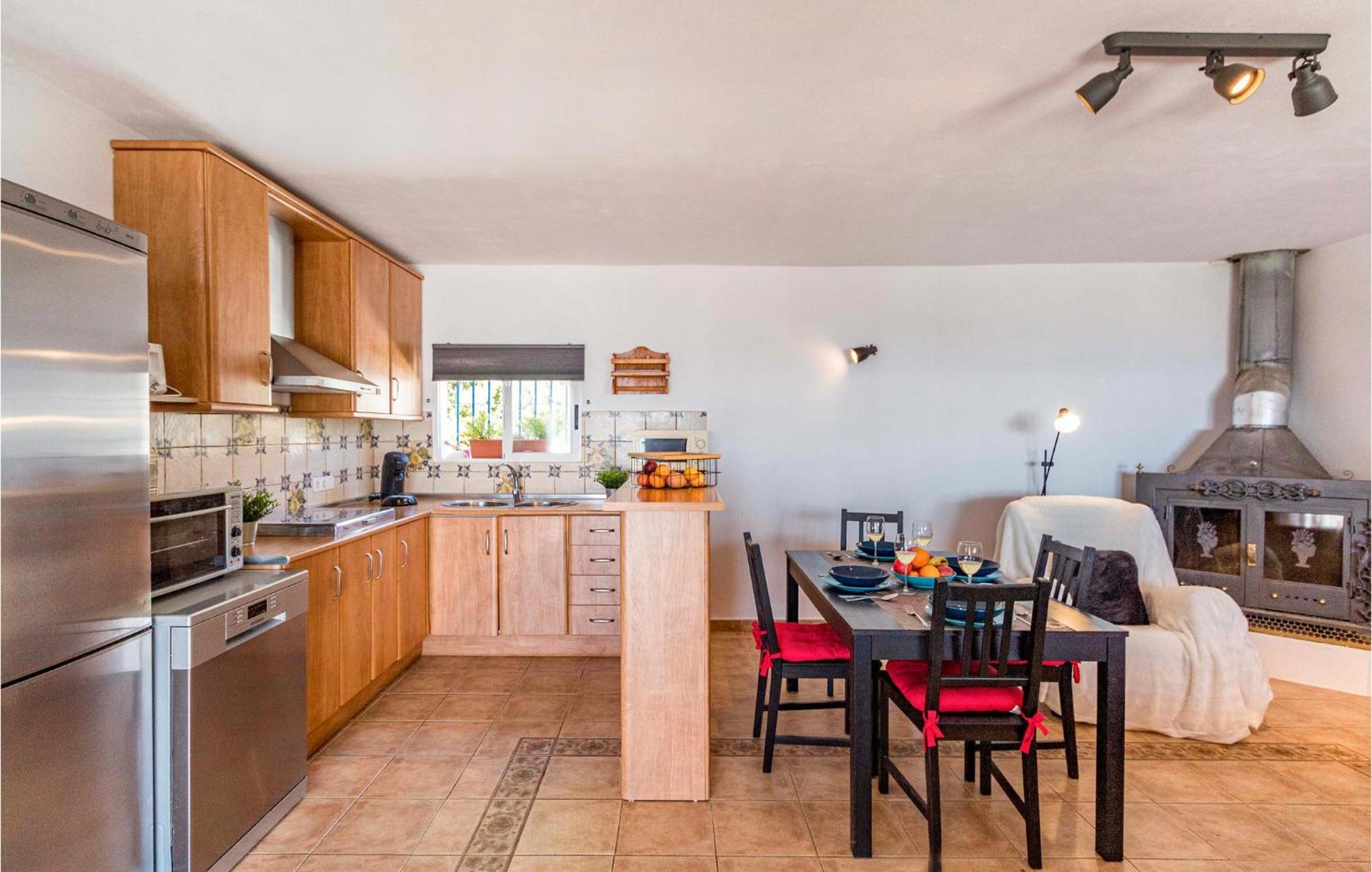 Pet Friendly Home In Velilla-Taramay With Kitchen Bagian luar foto